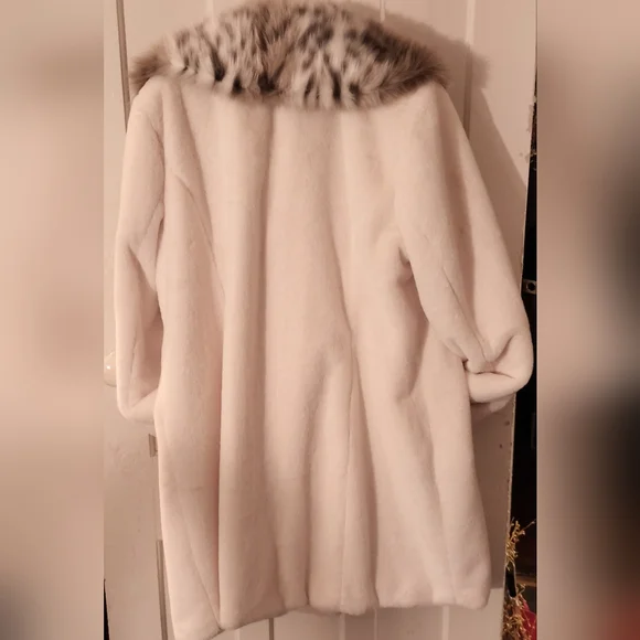 Dennis By Dennis Basso GOLD White Faux Fur Coat With Removable Collar NWOT